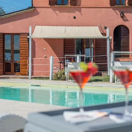 Villa Casa Rossa San Costanzo