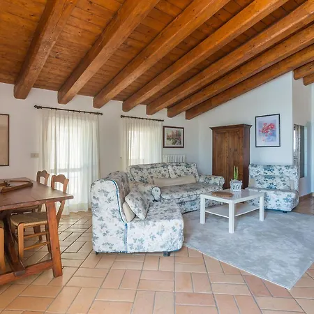 Villa Casa Rossa San Costanzo